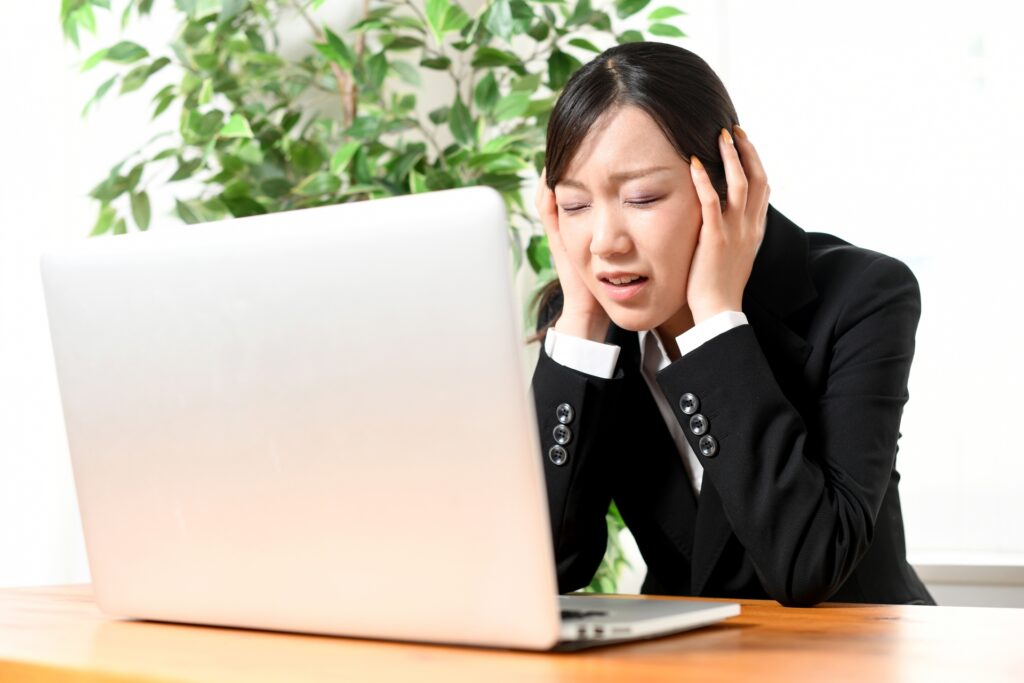 会議で毎回頭痛を引き起こす原因!軽減するための対策は?