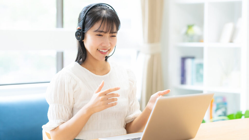 【完全版】オンライン会議のビジネスマナー10選|信頼を得る振る舞いと好印象のコツ
