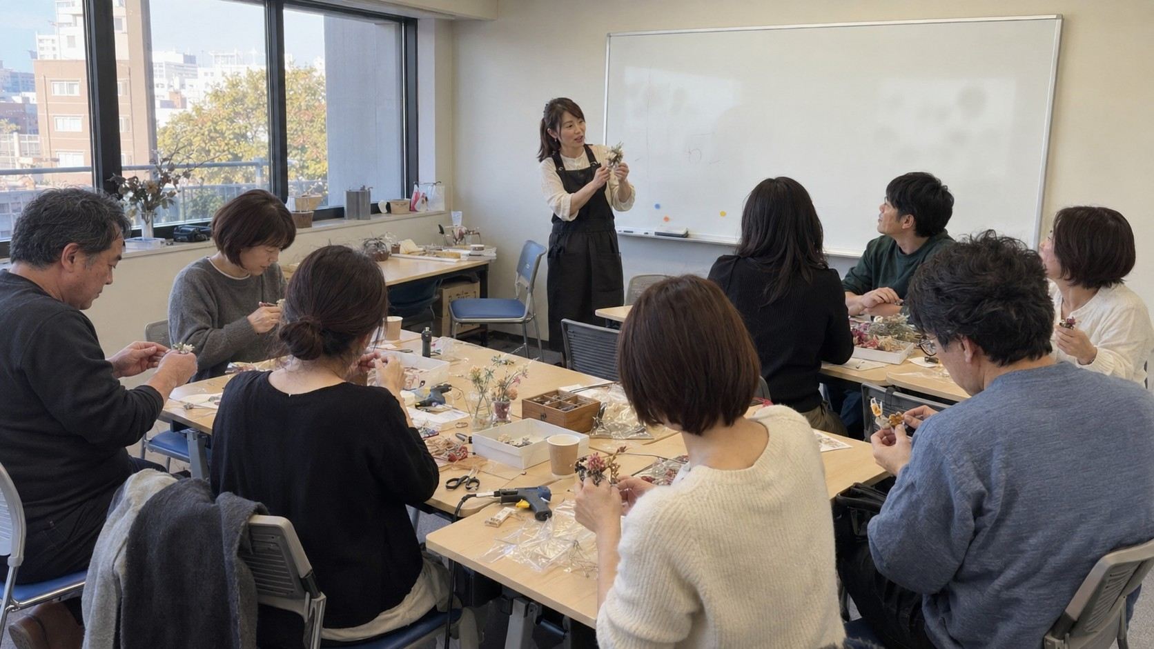 会議室で開かれるワークショップの様子